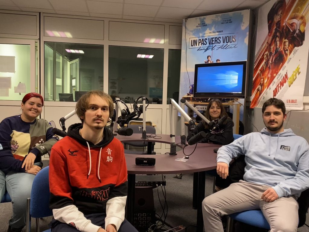 Équipe Radio dans le studio